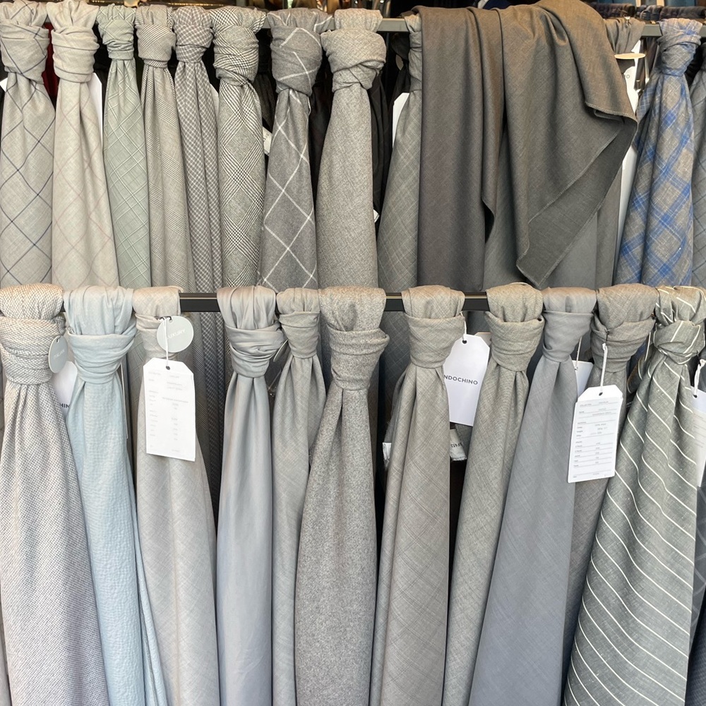 Tie (do not purchase)